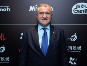 A Milli Kadın Voleybol Takımı’na Bakan Bak’tan tebrik