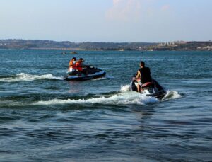 Adana’da Jet Ski Tutkusu: Seyhan Baraj Gölü’nde Su Sporları Yaygınlaşıyor