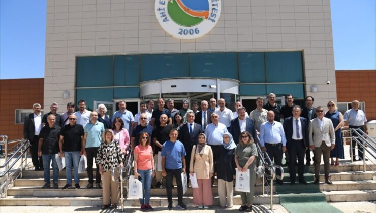 Ahi Evran Üniversitesi’nden Rehberlik Öğretmenlerine YKS Tanıtım Toplantısı
