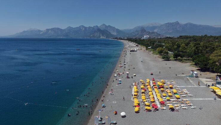 Antalya’da hissedilen sıcaklık 44 dereceyi buldu