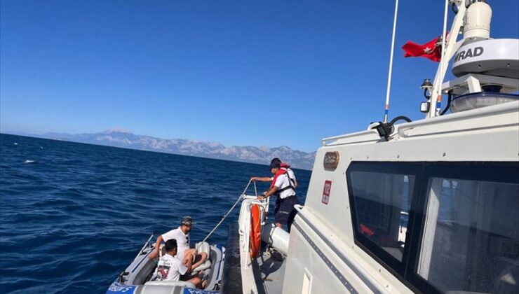 Antalya’da lastik bottaki 2 kişi kurtarıldı