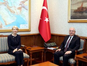 Bakan Güler, veda ziyaretine gelen İngiliz Büyükelçi Morris’i kabul etti