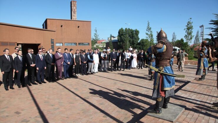 Bakan Yardımcısı Demiralp, Bitlis’teki Selçuklu Meydan Mezarlığı’nı ziyaret etti