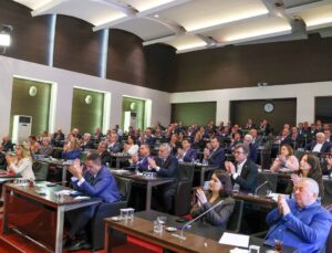 CHP’de Yeni Parti Hazırlığı: 90’ı Aşkın Vekil Kurucular Kurulu İçin İmza Verdi