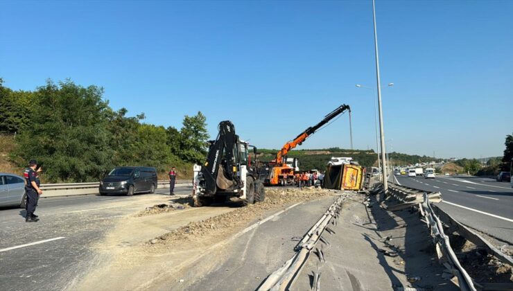 Eyüpsultan’da Hafriyat Kamyonu Kazası: 2 Yaralı