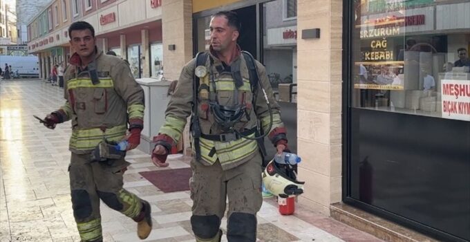 Hatay’da iş yerinde çıkan yangın itfaiye ekiplerince söndürüldü