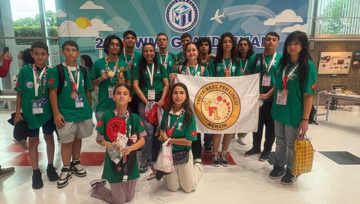Japonya’daki matematik yarışmasına Mersin’den katılan 11 öğrenci 11 madalya kazandı