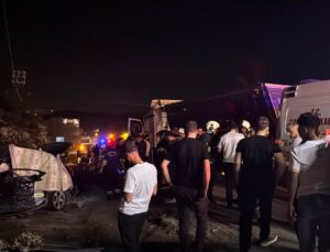 Mardin’de otomobil ile kamyon çarpıştı: 2 ölü, 6 yaralı