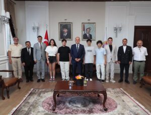 Ordu Valisi Erol, LGS’de tam puan alan öğrencileri tebrik etti