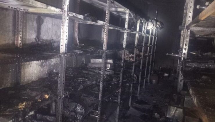Reyhanlı ilçesinde iş yerinde çıkan yangın söndürüldü