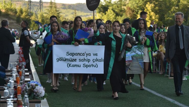 Sakarya Uygulamalı Bilimler Üniversitesi, 3 bin 450 öğrencisini mezun etti