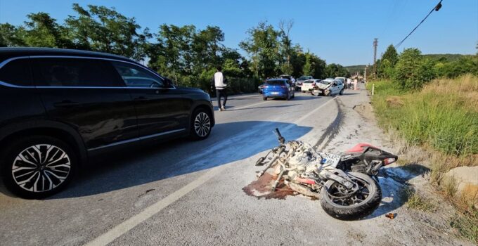 Sakarya’da otomobil ile çarpışan motosikletin sürücüsü öldü