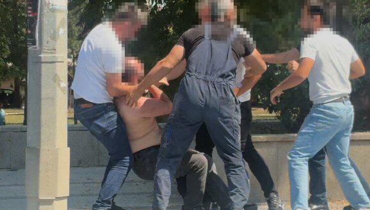 Tartıştıkları kişiyi aralarına alıp böyle dövdüler: Saldırganlar yakalandı
