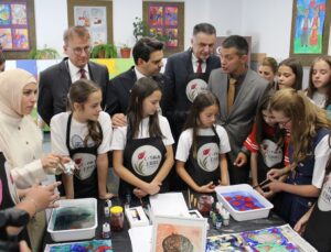 TİKA, Sırbistan’daki bir ilkokulun sınıflarını yeniledi