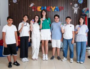 Türk öğrenciler Tokyo’da matematik madalyalarıyla döndü