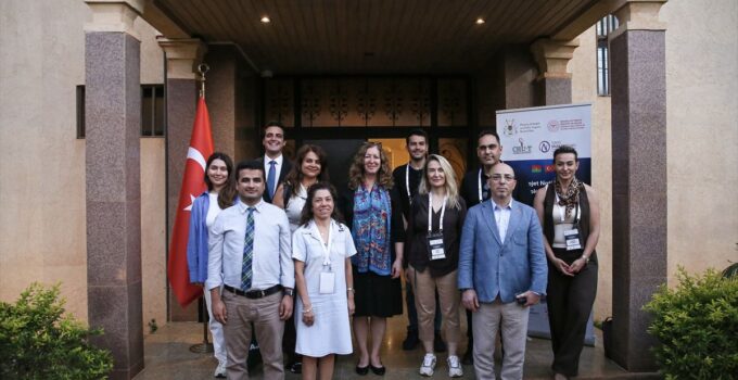 Türkiye’nin Vagadugu Büyükelçisi Esirgen, Burkina Faso’daki Türk organ nakli heyetini kabul etti