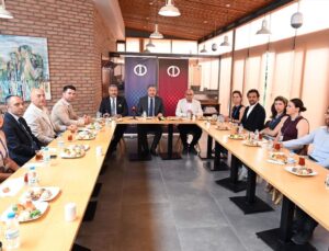 Uluslararası Türkoloji Öğrencileri Eskişehir Valisi ile Buluştu