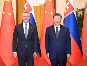 Xi Jinping: Çin ve Slovakya yükselen sektörlerde işbirliğini artırmalı