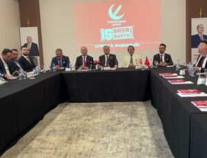 Yeniden Refah Partili Aydal, Çorum’da konuştu: Şehrinize maalesef mafya girmiş, haberiniz var mı?