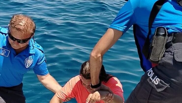 Yüzerken Sürüklenen Kadın Kurtarıldı