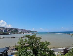 Zonguldak’ta deniz çamur rengine döndü