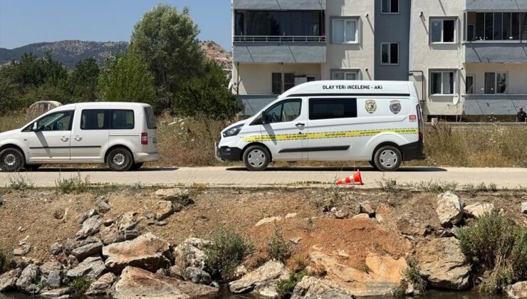 82 yaşındaki adam çayda boğuldu