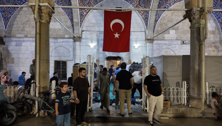 Antalya’da Mevlit Kandili Coşkusu