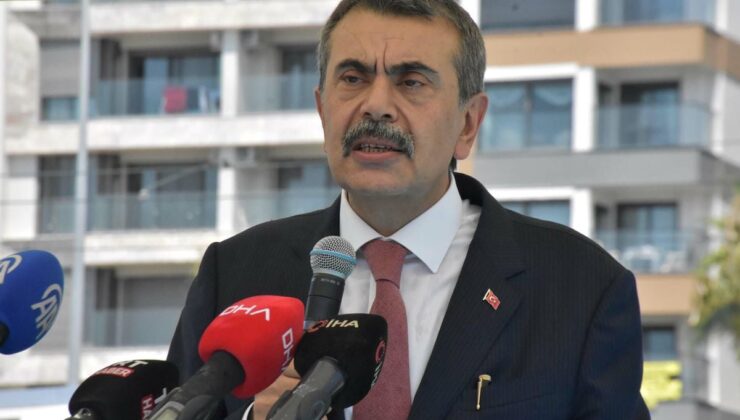 Bakan Tekin İzmir’de TÜGVA Yelken Kursu Kapanış Programına Katıldı