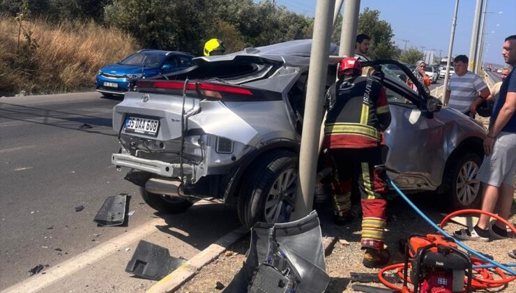 Balıkesir’de kamyon ile otomobilin çarpışması sonucu 1 kişi öldü, 2 kişi yaralandı