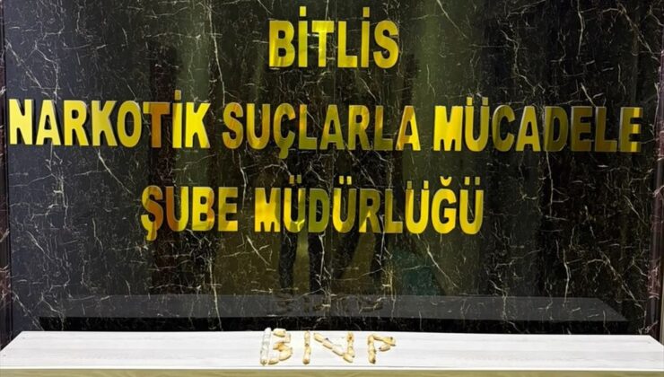 Bitlis’te 4 şüpheli midesinde uyuşturucuyla tutuklandı