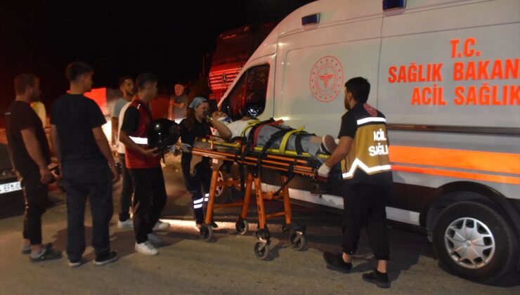 Boyabat’ta Motosiklet-Otomobil Çarpıştı: 2 Yaralı