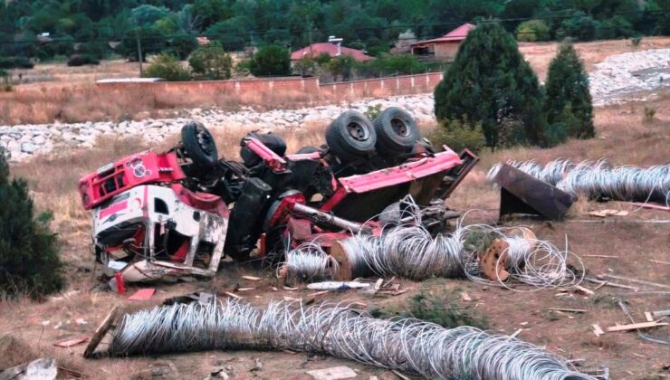 Boyabat’ta Vinç Devrildi: 1 Ölü, 1 Yaralı