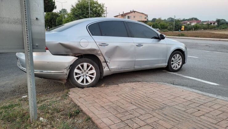 Çarşamba’da Taksi-Otomobil Çarpıştı: 2 Yaralı
