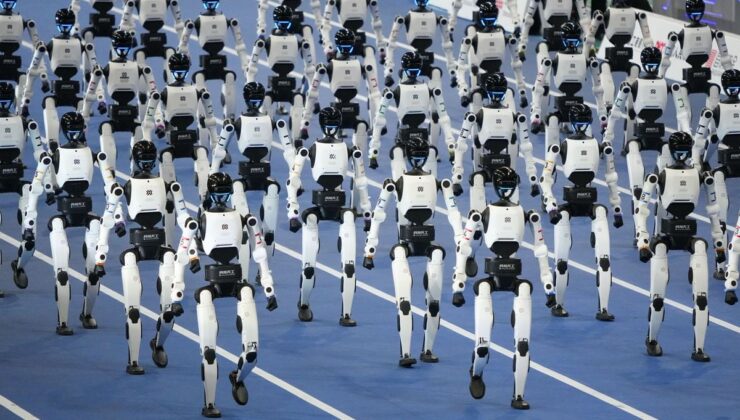 Çin, İnsansı Robot Sektörü İçin 2028’e Kadar 100 Standart Belirlemeyi Hedefliyor