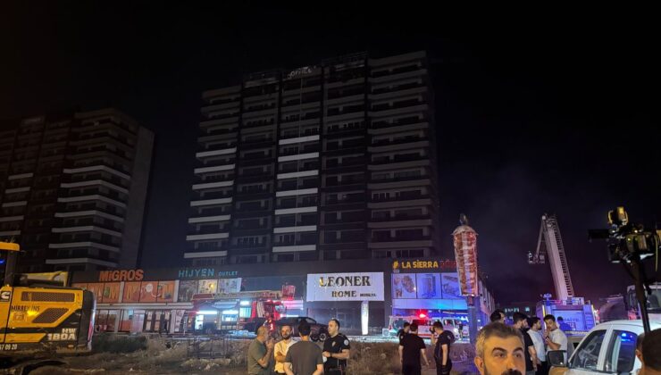 Diyarbakır’da Plaza Yangını Kontrol Altında
