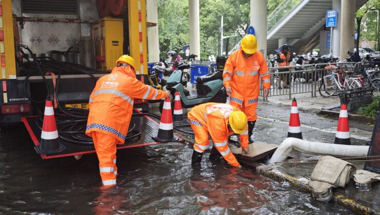 Dolphin Tayfunu Shanghai’ı Vurdu: Kırmızı Alarm Verildi
