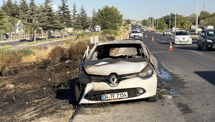Eskişehir’de Seyir Halindeki Otomobil Alev Alev Yandı: 3 Yaralı