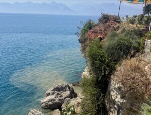 Falez Parkı’nda atık su denize karıştı