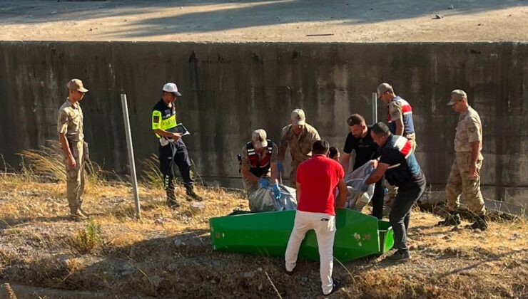 Gaziantep’te Hafif Ticari Araç Şarampole Devrildi: 2 Ölü