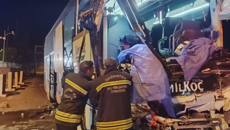 Gaziantep’te Otobüs TIR’a Çarptı: 2 Ölü, 17 Yaralı
