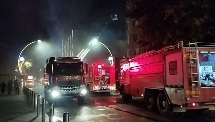 Gebze’de market yangını söndürüldü