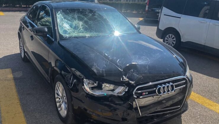 GÜNCELLEME 2 – Mersin’de otomobiliyle çarptığı motosikletteki 2 kişinin üzerinden geçen sürücü tutuklandı