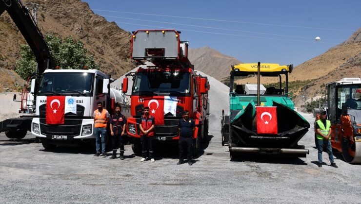 Hakkari’ye 20 yeni araç ve iş makinesi