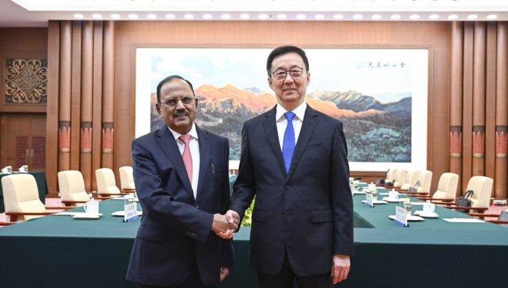 Han Zheng, Hindistan Ulusal Güvenlik Danışmanı Doval ile Beijing’de Görüştü