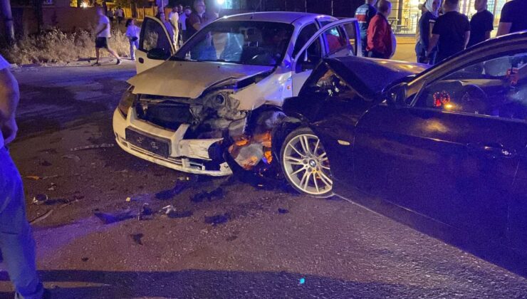 İnegöl’de Kafa Kafaya Çarpışma: 2 Yaralı
