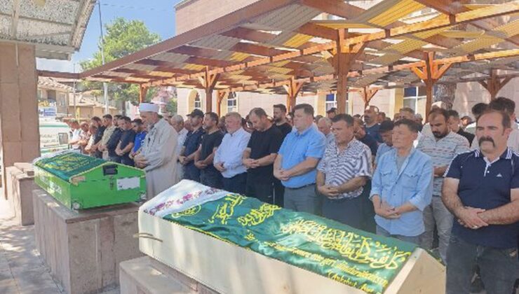 İznik’teki feci kazada hayatını kaybeden anne ile kızı Çorum’da toprağa verildi