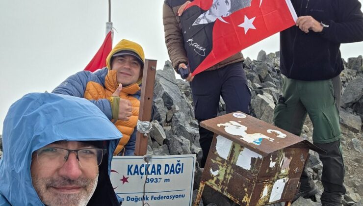 Kaçkar Dağı’nda Zafer Bayramı Zirve Kutlaması