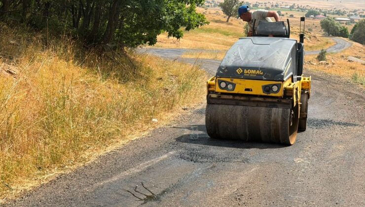 Karlıova’da Köy Yolu Çalışmaları Tamamlandı