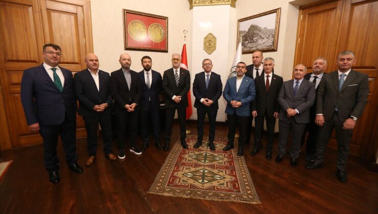Kars’a Devlet Tiyatrosu Müjdesi
