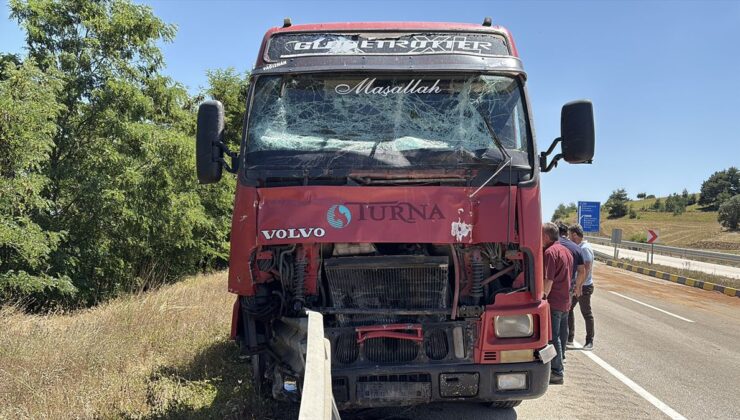Kastamonu’da tırla çarpışan traktörün sürücüsü hayatını kaybetti